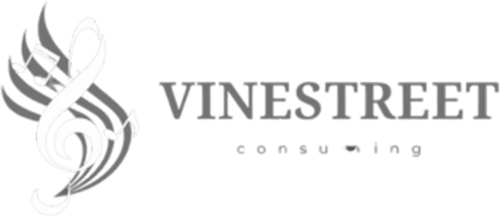 A green background with the word " vinest " written in grey letters.